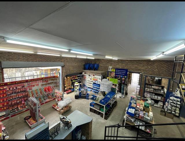 2,000M² WAREHOUSE FOR SALE IN GLEN AUSTIN AH